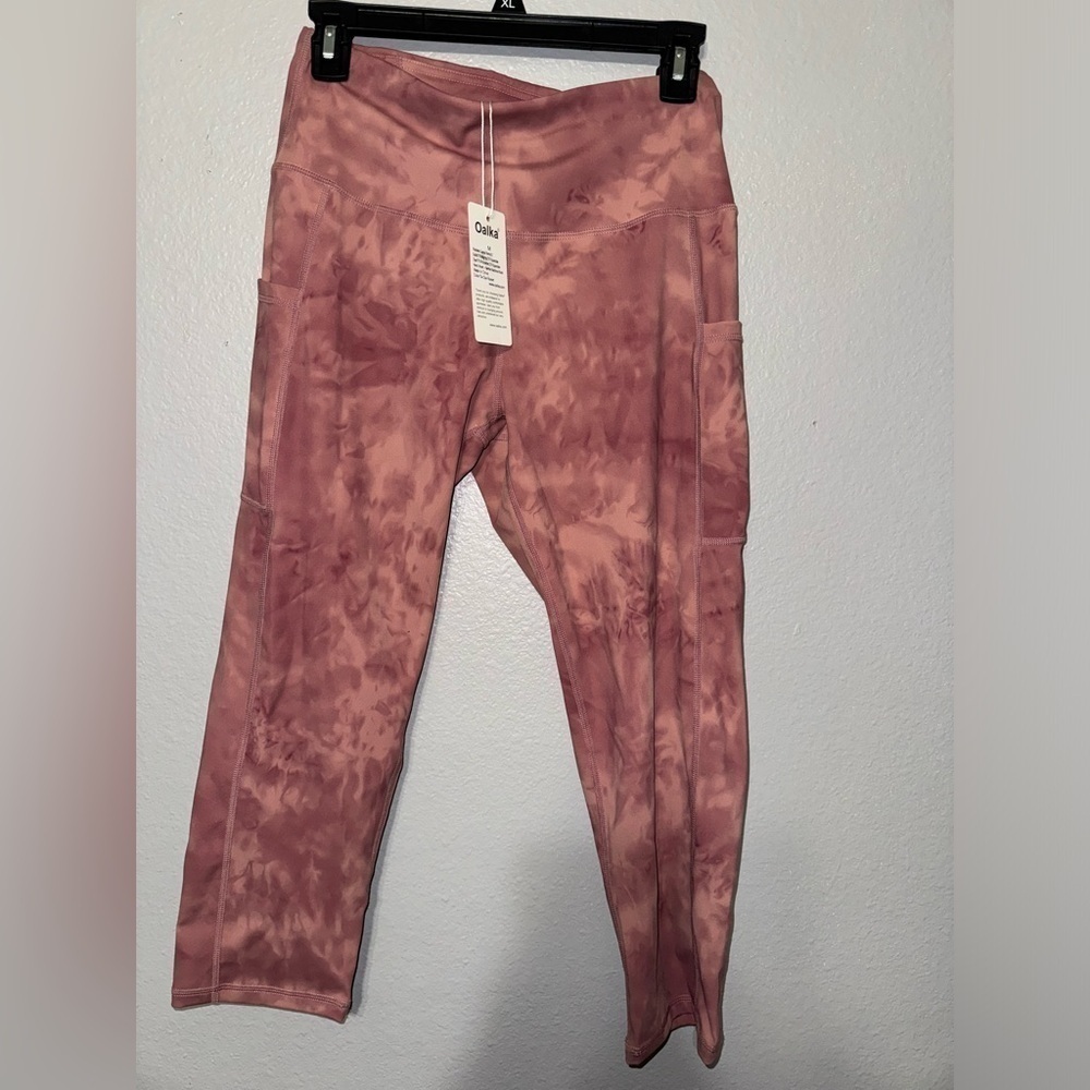 Oalka Tie and Dye Medium Capri Pants, workout - Picture 3 of 5